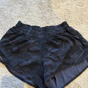 Lululemon hotty hot shorts